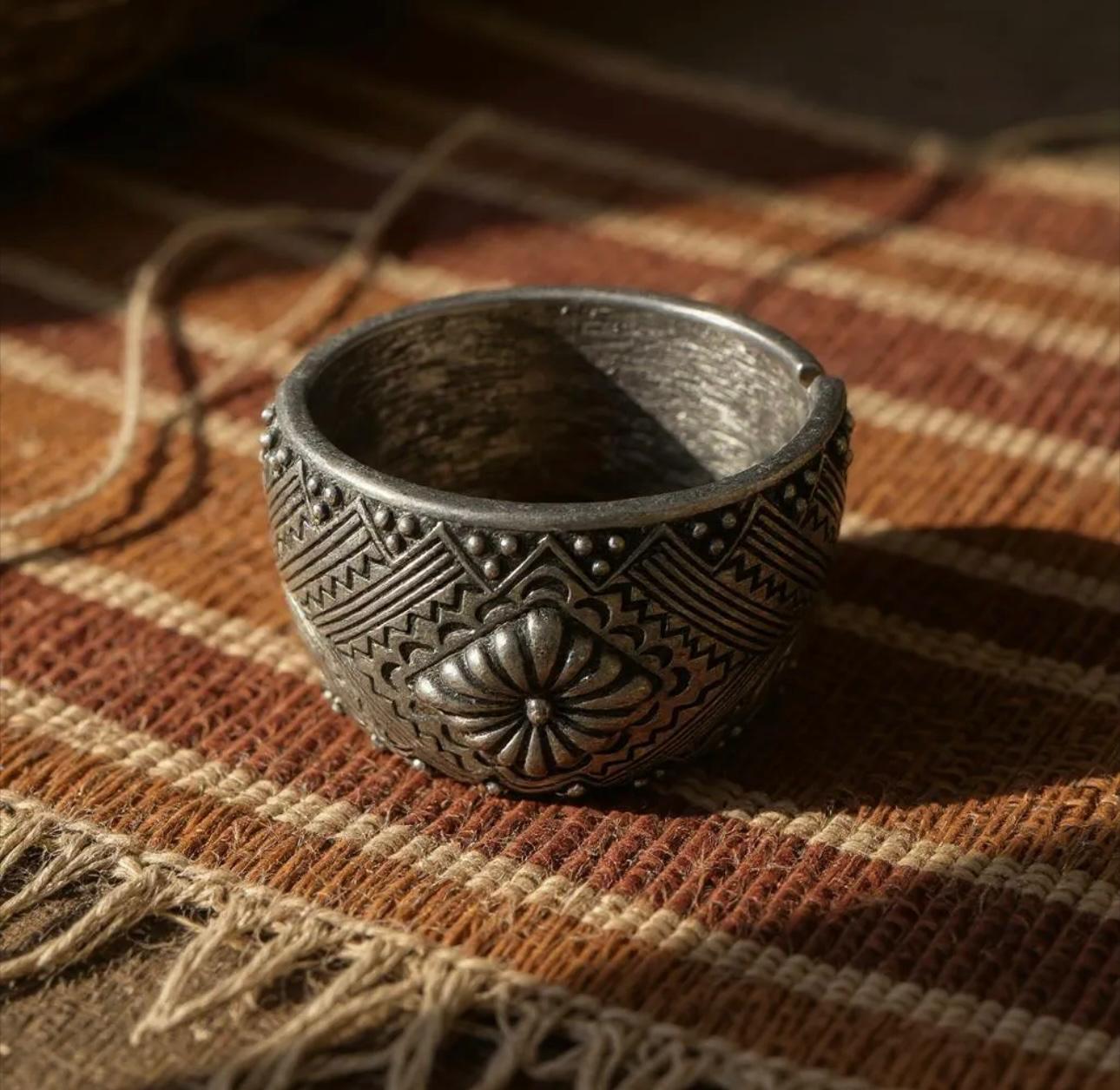 Egyptian bracelet Silvertone