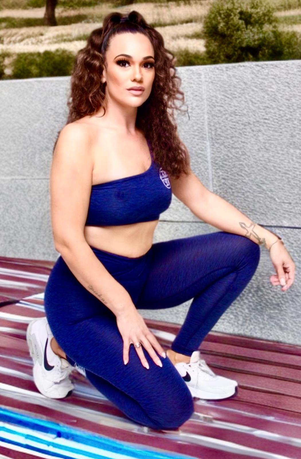 Two Piece Off Shoulder Gym Set in Navy-Blue